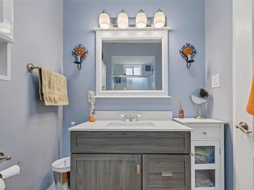 8337 Okanagan Landing Road, Vernon, BC - Indoor Photo Showing Bathroom