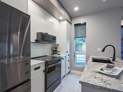 Sl78-1175 Resort Dr, Parksville, BC - Indoor Photo Showing Kitchen With Upgraded Kitchen