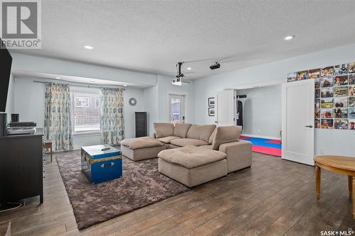 42 Hinz Place, Prince Albert, SK - Indoor Photo Showing Living Room