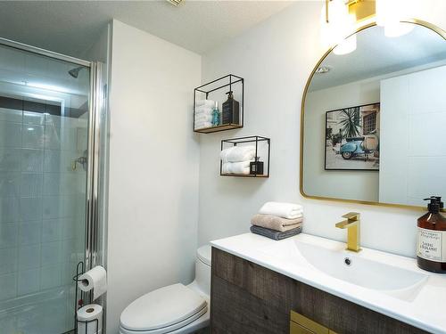 1503-154 Promenade Dr, Nanaimo, BC - Indoor Photo Showing Bathroom
