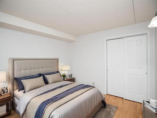 605 145 Fanshaw Street, Thunder Bay, ON - Indoor Photo Showing Bedroom