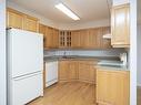 605 145 Fanshaw Street, Thunder Bay, ON  - Indoor Photo Showing Kitchen 