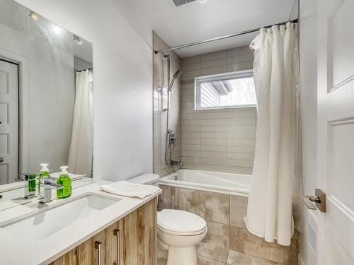 Bathroom - 1721Z 51E Avenue, Laval (Laval-Ouest), QC - Indoor Photo Showing Bathroom