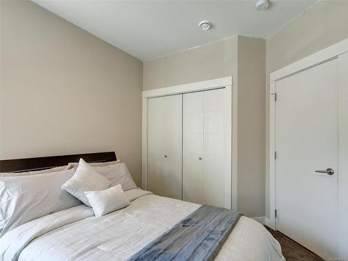 2355 Lund Rd, View Royal, BC - Indoor Photo Showing Bedroom