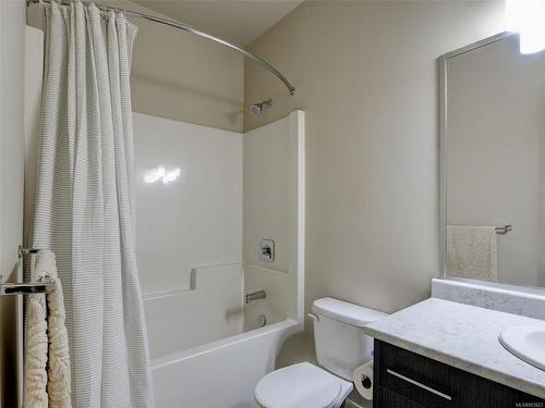2355 Lund Rd, View Royal, BC - Indoor Photo Showing Bathroom