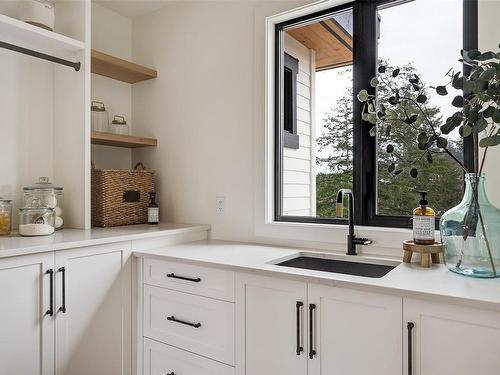 2054 Pinehurst Terr, Langford, BC - Indoor Photo Showing Kitchen