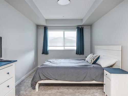 107-2301 Carrington Road, West Kelowna, BC - Indoor Photo Showing Bedroom