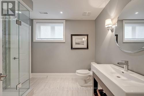 4052 Apple Valley Lane, Burlington, ON - Indoor Photo Showing Bathroom