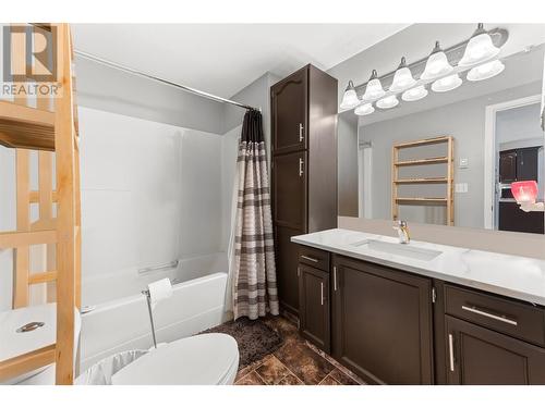 6840 89Th Street Unit# 207, Osoyoos, BC - Indoor Photo Showing Bathroom
