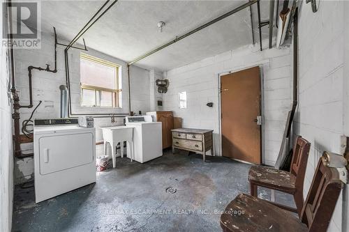 311 East 28Th Street, Hamilton, ON - Indoor Photo Showing Laundry Room