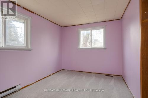 27 Oak Ave, East Gwillimbury, ON - Indoor Photo Showing Other Room