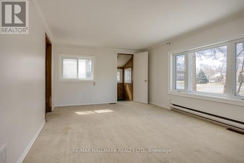 27 Oak Ave, East Gwillimbury, ON - Indoor Photo Showing Other Room