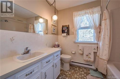 13 Crestline Road, Rothesay, NB - Indoor Photo Showing Bathroom