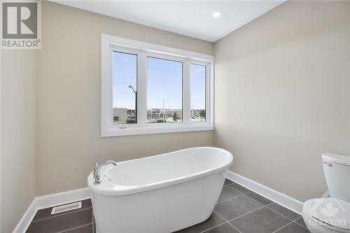 15 Reynolds Avenue, Carleton Place, ON - Indoor Photo Showing Bathroom