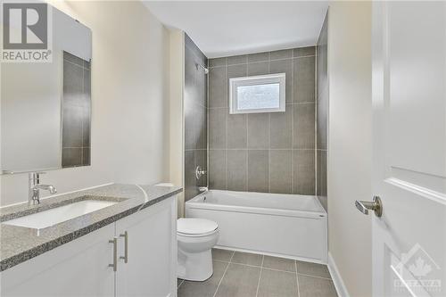 Main Bath - 15 Reynolds Avenue, Carleton Place, ON - Indoor Photo Showing Bathroom