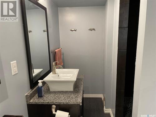 207 Dominion Road, Assiniboia, SK - Indoor Photo Showing Bathroom