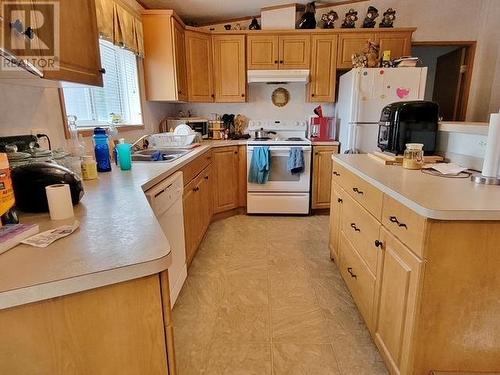 519 Hodgson Road, Williams Lake, BC - Indoor Photo Showing Kitchen With Double Sink