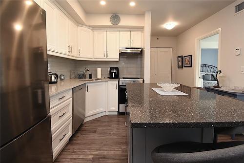 5698 Main Street|Unit #309, Niagara Falls, ON - Indoor Photo Showing Kitchen With Stainless Steel Kitchen