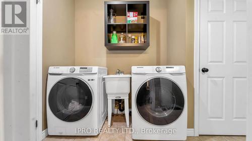 #4 -527 Main St S, Guelph/Eramosa, ON - Indoor Photo Showing Laundry Room