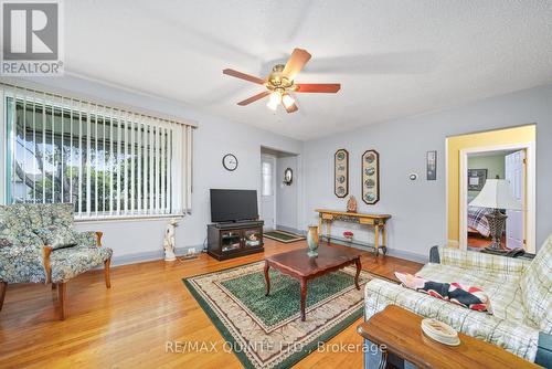 20 Roger Street, Prince Edward County, ON - Indoor Photo Showing Living Room