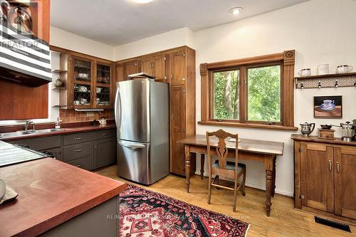 37 Elma Street S, Blue Mountains, ON - Indoor Photo Showing Kitchen With Double Sink