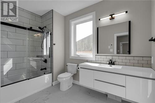 1623 Oxbridge Drive, Cornwall, ON - Indoor Photo Showing Bathroom