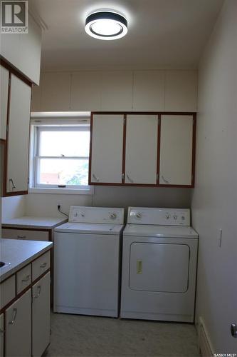 Se 13-11-05 W3, Gravelbourg Rm No. 104, SK - Indoor Photo Showing Laundry Room