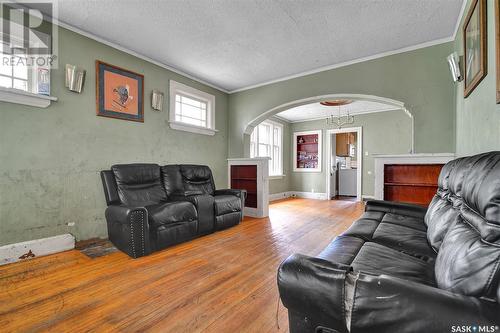 1238 Elphinstone Street, Regina, SK - Indoor Photo Showing Living Room