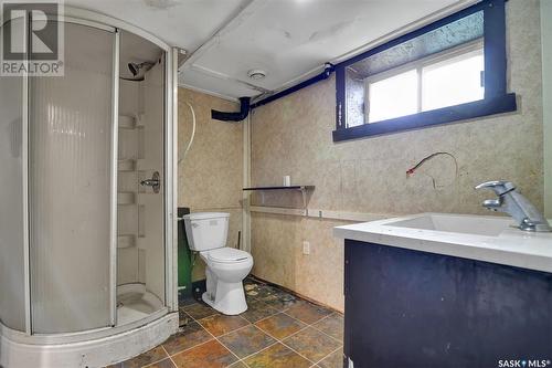 1238 Elphinstone Street, Regina, SK - Indoor Photo Showing Bathroom