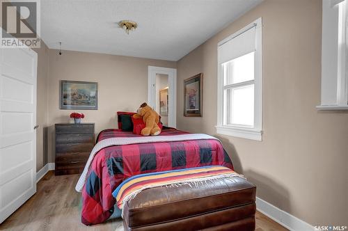 1337 Coteau Street W, Moose Jaw, SK - Indoor Photo Showing Bedroom