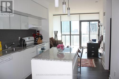 #2905 -110 Charles St E, Toronto, ON - Indoor Photo Showing Kitchen