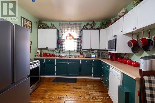 41 George Street E, Havelock-Belmont-Methuen (Havelock), ON - Indoor Photo Showing Kitchen With Double Sink