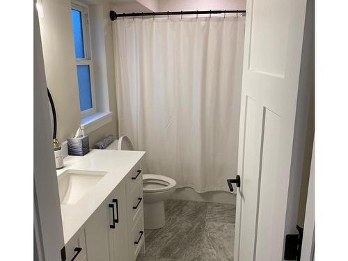 4017 Buckstone Rd, Courtenay, BC - Indoor Photo Showing Laundry Room