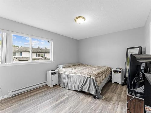 2-215 Madill Rd, Lake Cowichan, BC - Indoor Photo Showing Bedroom