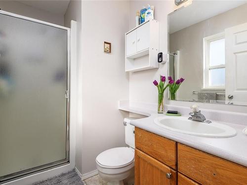 B-103 Timberlane Rd, Courtenay, BC - Indoor Photo Showing Bathroom