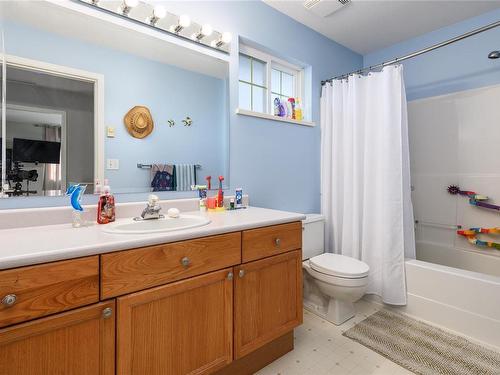 B-103 Timberlane Rd, Courtenay, BC - Indoor Photo Showing Bathroom