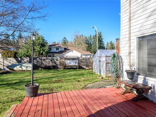 B-103 Timberlane Rd, Courtenay, BC - Outdoor With Deck Patio Veranda