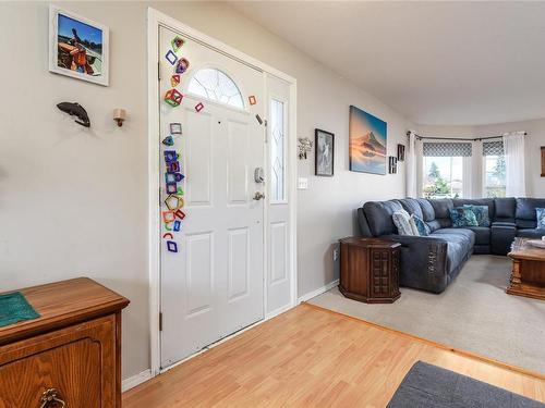 B-103 Timberlane Rd, Courtenay, BC - Indoor Photo Showing Living Room