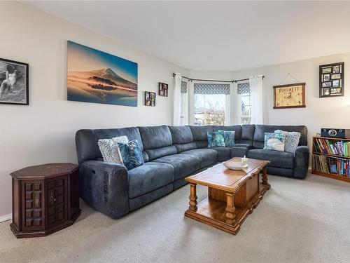 B-103 Timberlane Rd, Courtenay, BC - Indoor Photo Showing Living Room