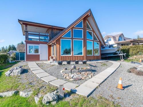 1049 Sixth Ave, Ucluelet, BC - Outdoor