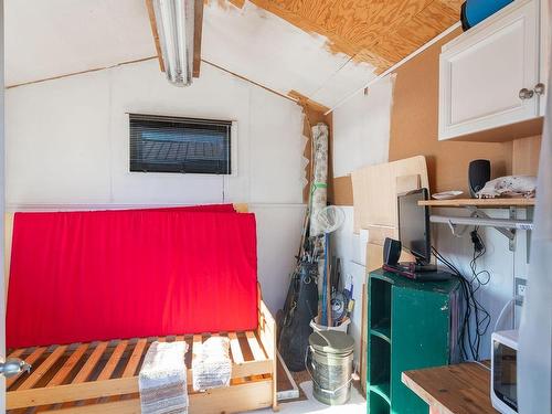 1049 Sixth Ave, Ucluelet, BC - Indoor Photo Showing Other Room