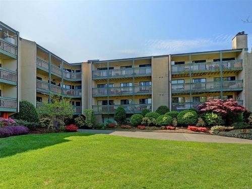 308-3277 Quadra St, Saanich, BC - Outdoor With Balcony