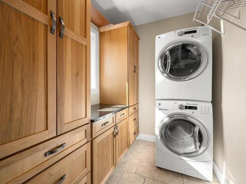 709 Timberline Dr, Campbell River, BC - Indoor Photo Showing Laundry Room