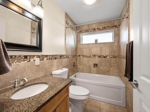 709 Timberline Dr, Campbell River, BC - Indoor Photo Showing Bathroom