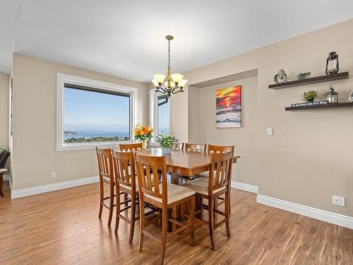 709 Timberline Dr, Campbell River, BC - Indoor Photo Showing Dining Room