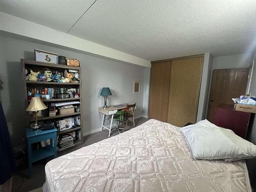 160 725 James Street S, Thunder Bay, ON - Indoor Photo Showing Bedroom