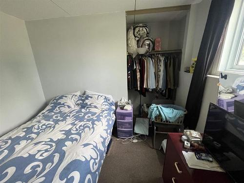 160 725 James Street S, Thunder Bay, ON - Indoor Photo Showing Bedroom
