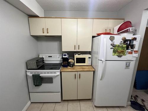 160 725 James Street S, Thunder Bay, ON - Indoor Photo Showing Kitchen