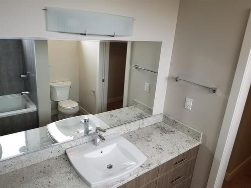 2305 2260 Sleeping Giant Parkway, Thunder Bay, ON - Indoor Photo Showing Bathroom