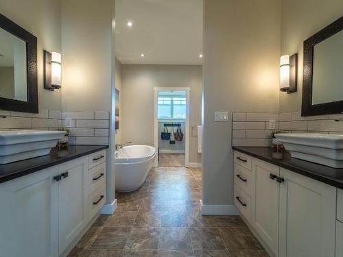 2259 Burgess Ave, Merritt, BC - Indoor Photo Showing Bathroom